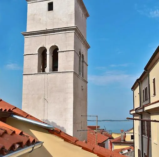 House Julija * بيران